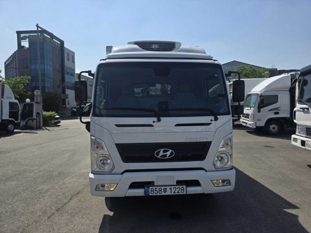 medium and large cargo truck - Vista 2