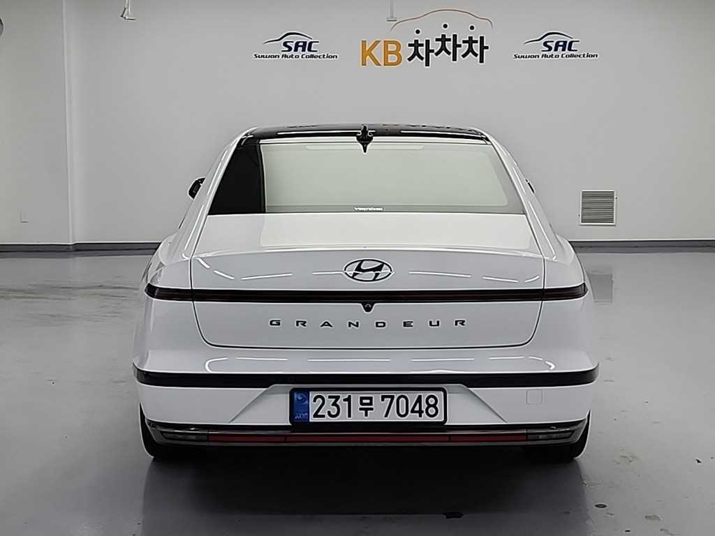 HYUNDAI Grandeur - Vista 3