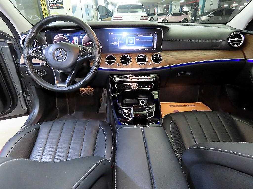 Mercedes Benz E class - Vista 10