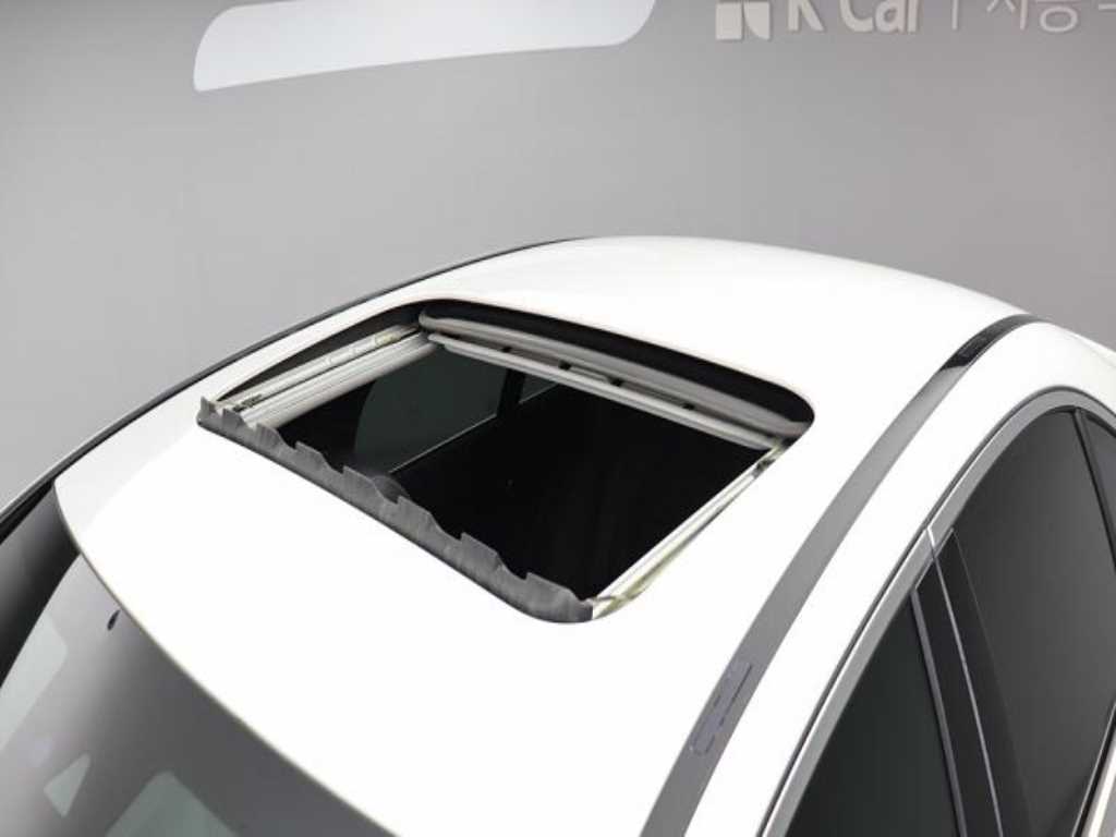 Mercedes Benz C Class - Vista 3