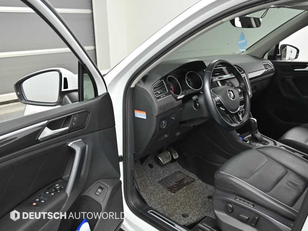 Volkswagen Tiguan - Vista 11