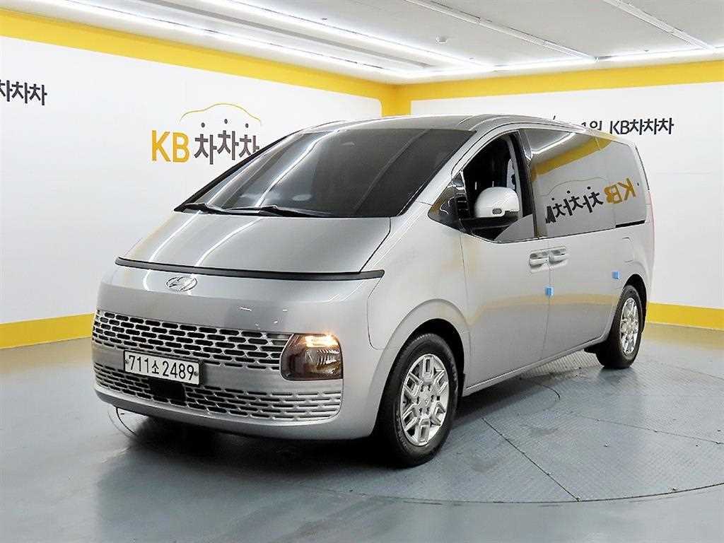 HYUNDAI Staria - Vista 2