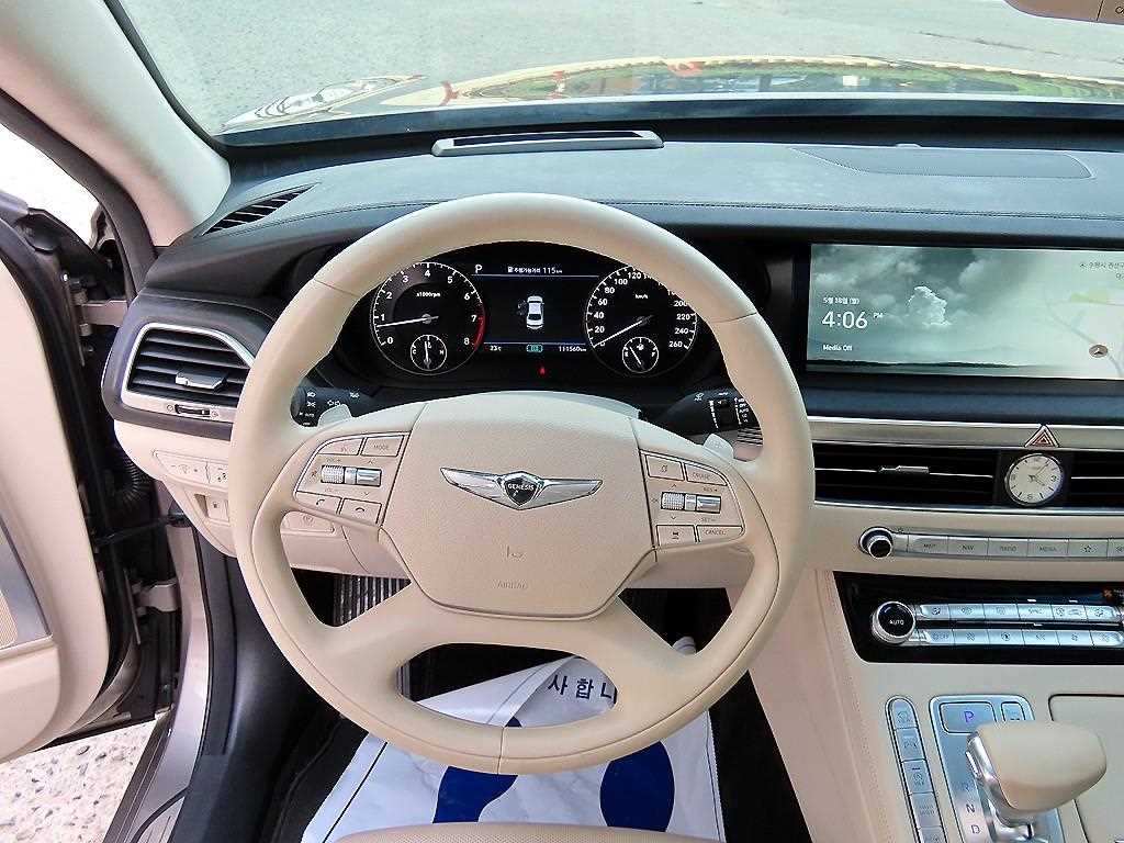 Genesis G90 - Vista 8