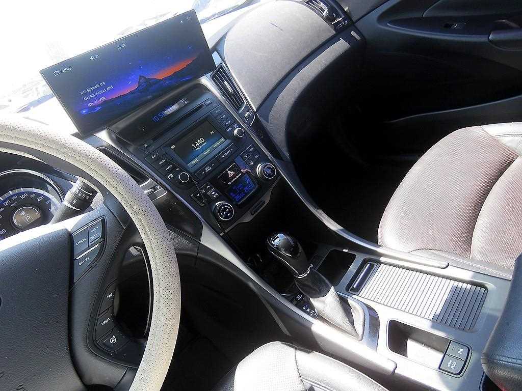 HYUNDAI Sonata - Vista 11