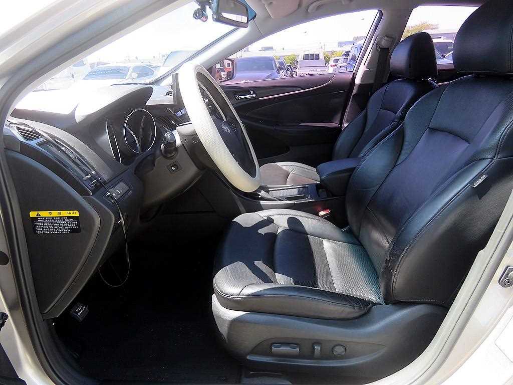 HYUNDAI Sonata - Vista 5