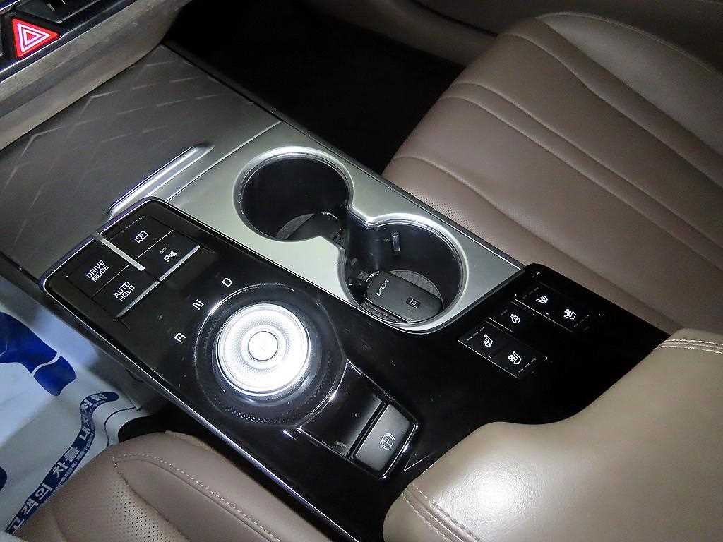 KIA K8 - Vista 12