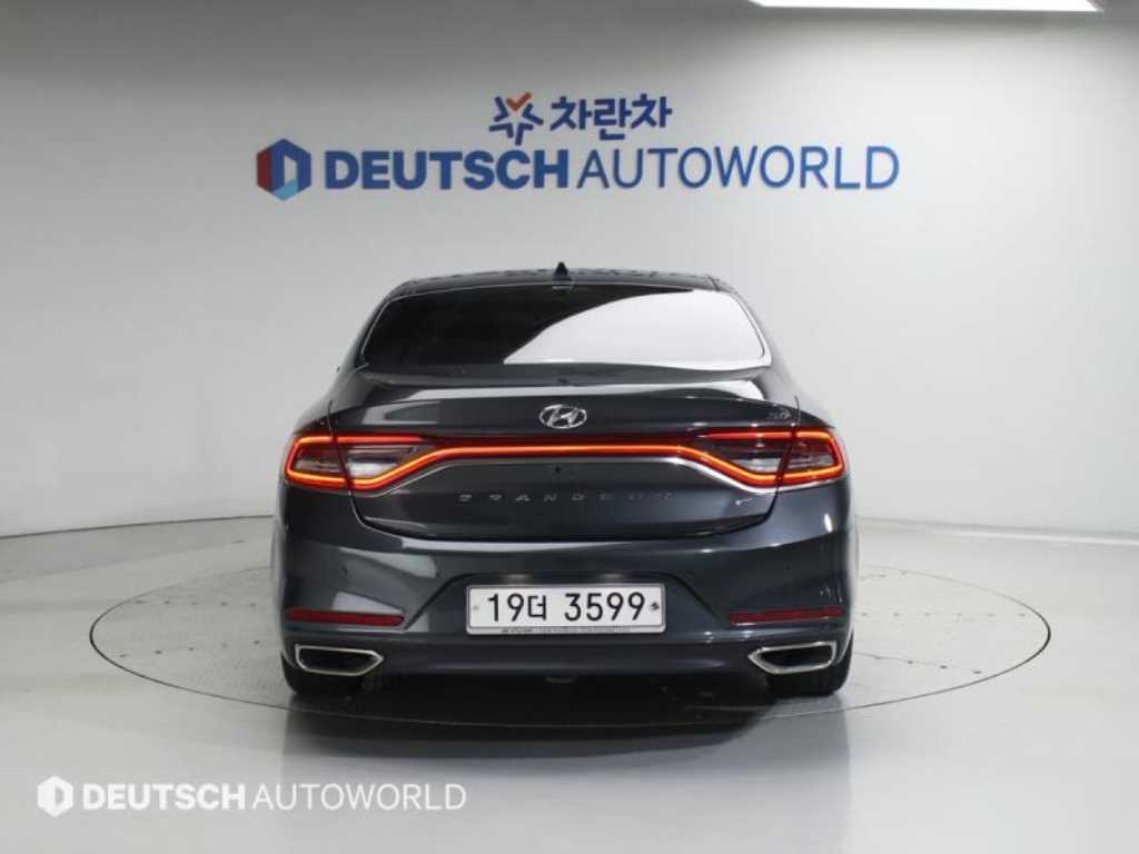 HYUNDAI Grandeur - Vista 4