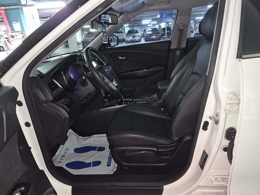 Ssangyong Tivoli - Vista 6