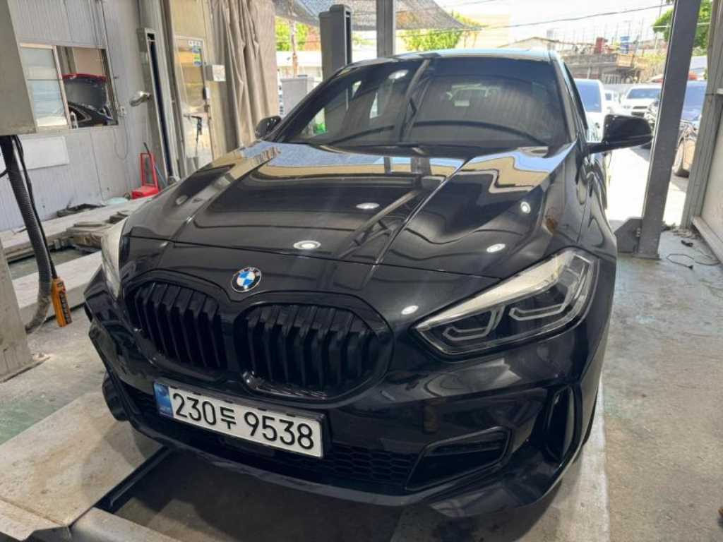 BMW 1 series 2024 Negro - Importación desde Corea - HF Imports Iquique - Foto 1