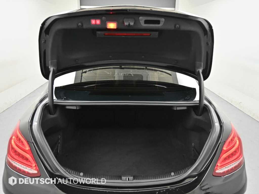 Mercedes Benz C Class 2017 Negro - Importación desde Corea - HF Imports Iquique - Foto 19