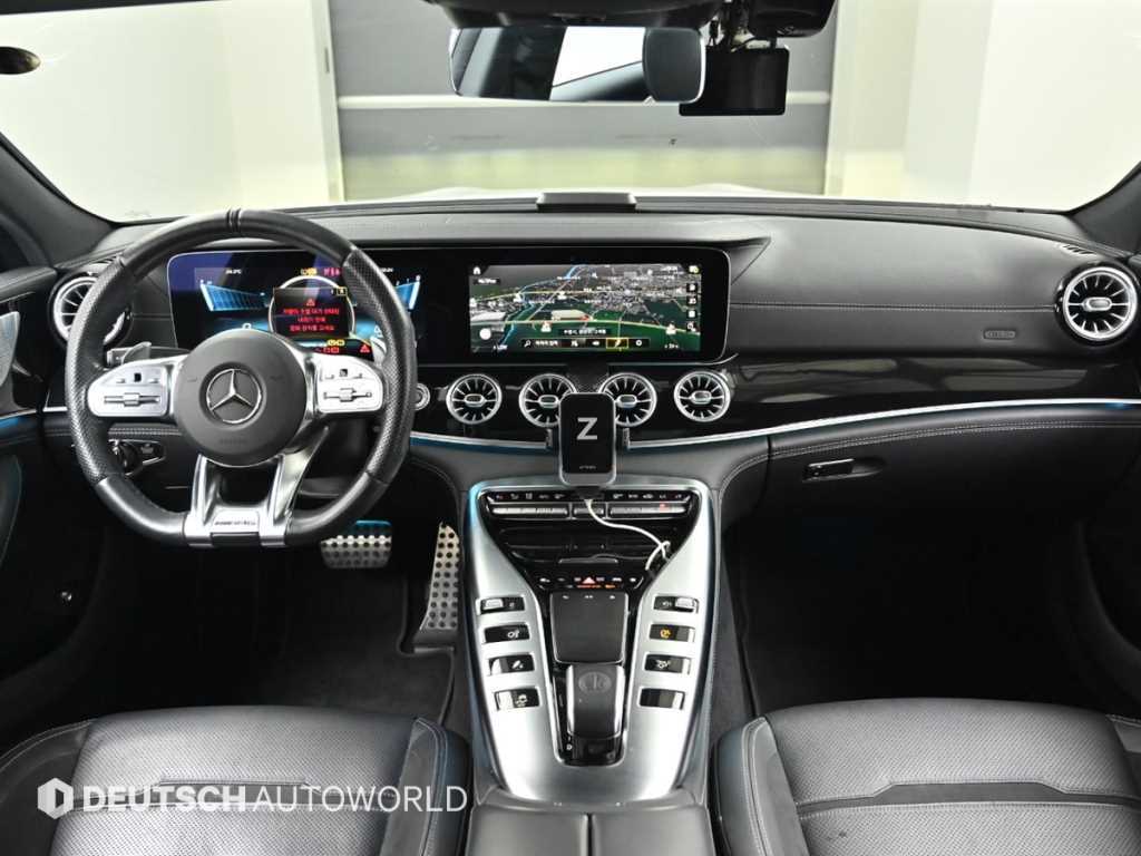 Mercedes Benz AMG GT - Vista 7
