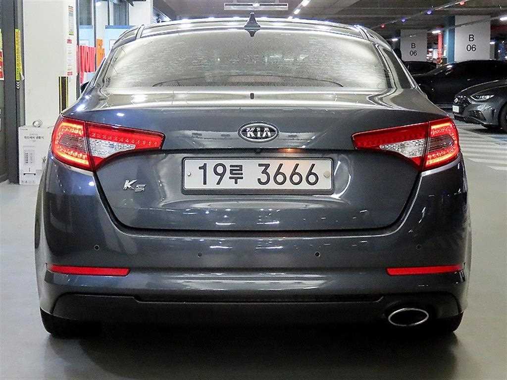 KIA K5 - Vista 5