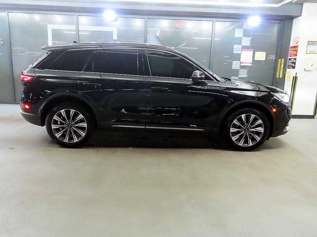 Lincoln Corsair - Vista 3