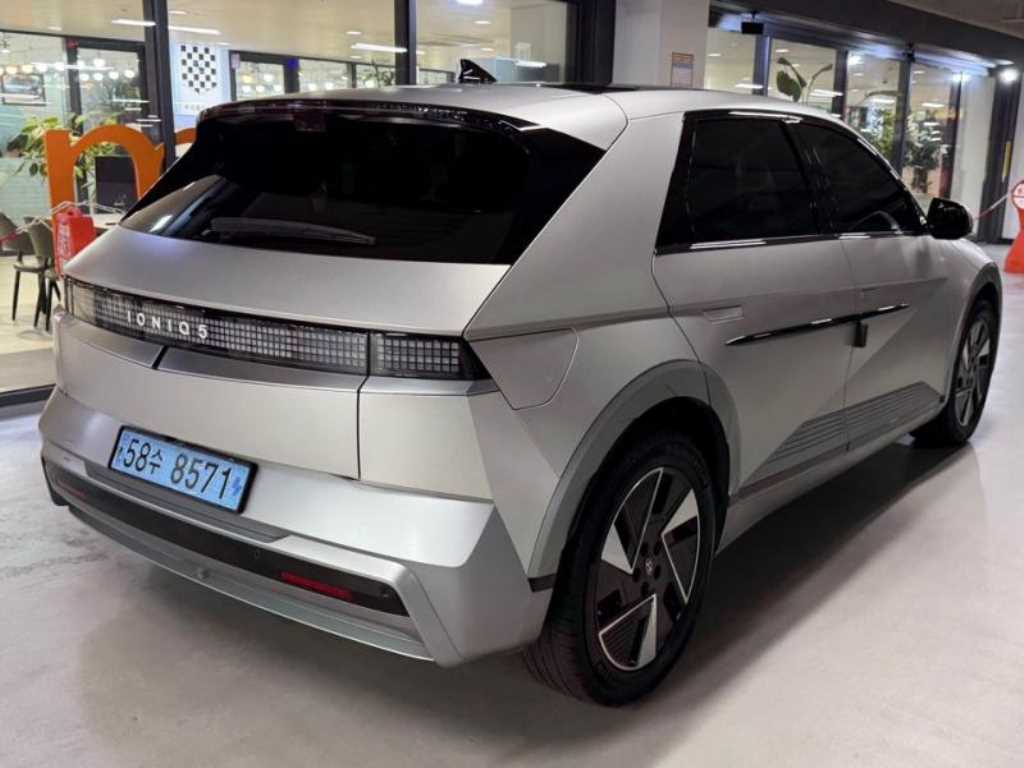 HYUNDAI Ioniq 5 - Vista 4