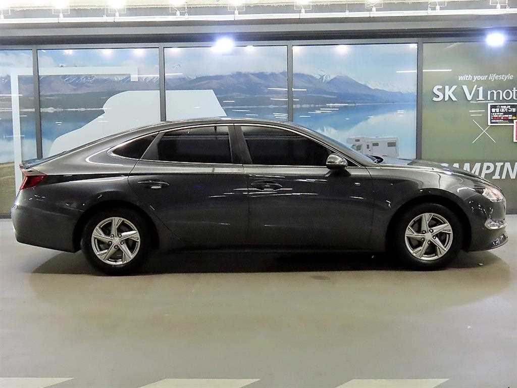 HYUNDAI Sonata - Vista 3