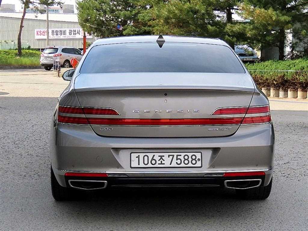 Genesis G90 - Vista 5
