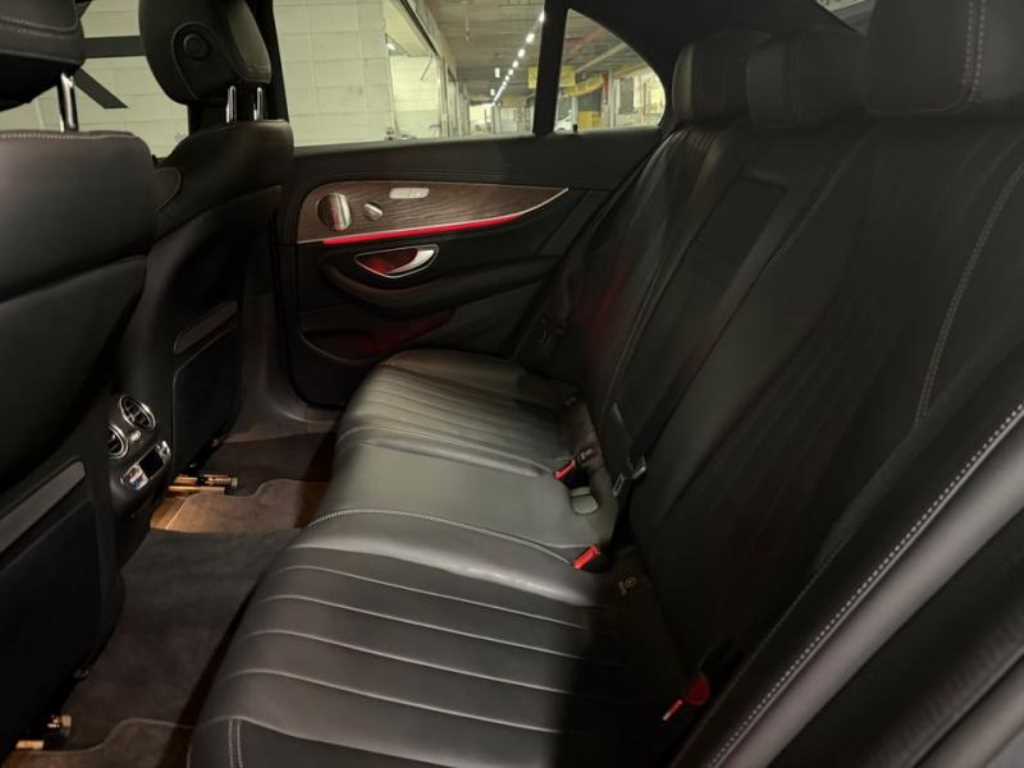 Mercedes Benz E class - Vista 7