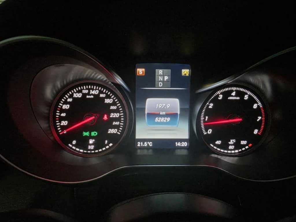 Mercedes Benz C Class - Vista 5