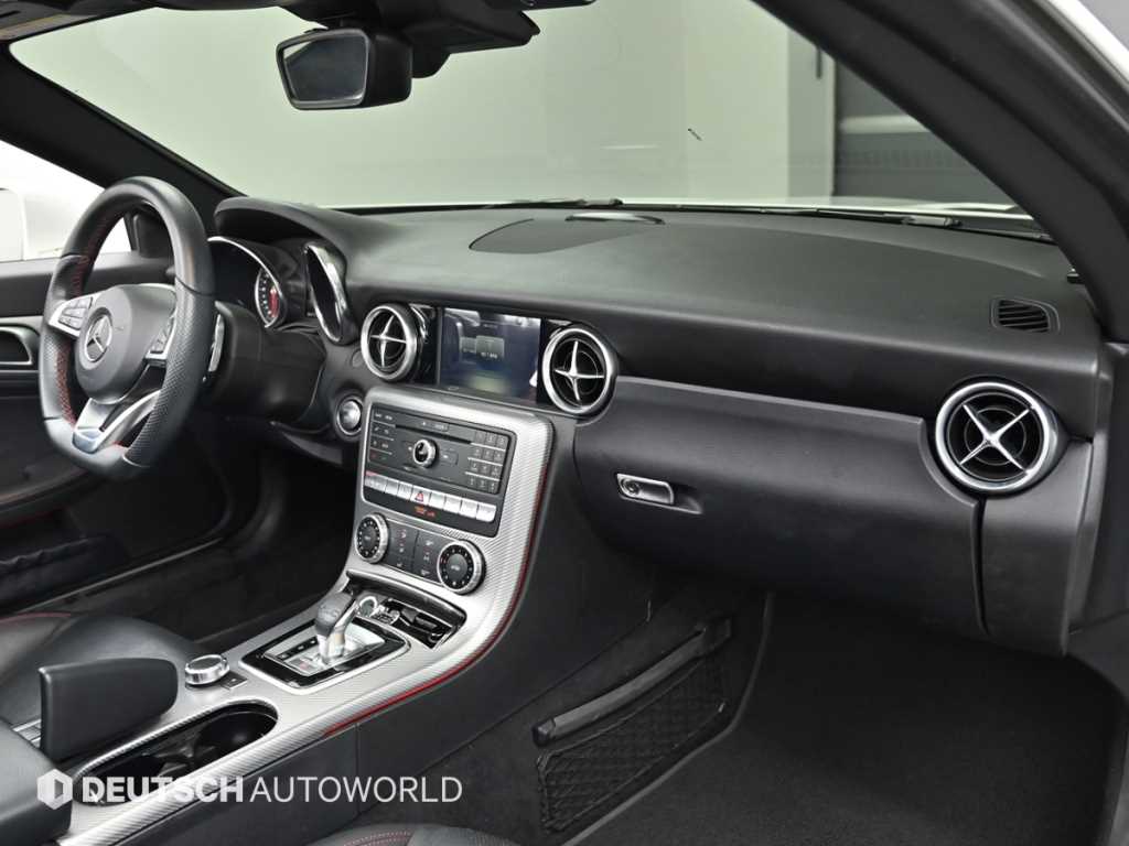 Mercedes Benz SLC Class - Vista 7