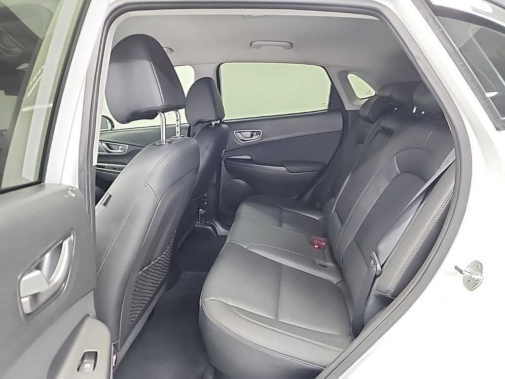 HYUNDAI Kona - Vista 12