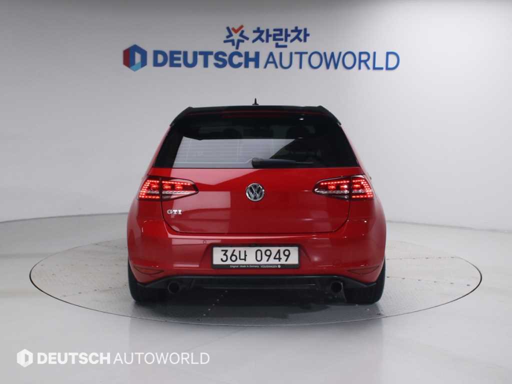 Volkswagen Golf - Vista 4
