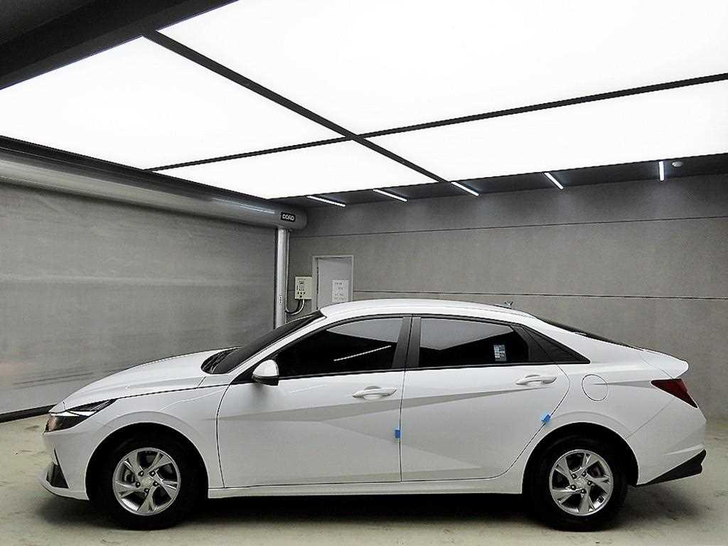 HYUNDAI Avante - Vista 4