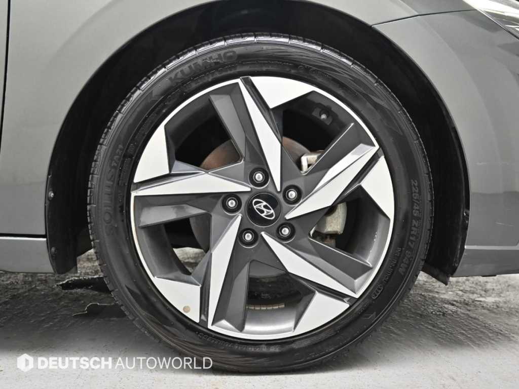 HYUNDAI Avante - Vista 5