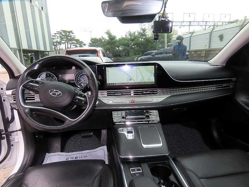 HYUNDAI Grandeur - Vista 7