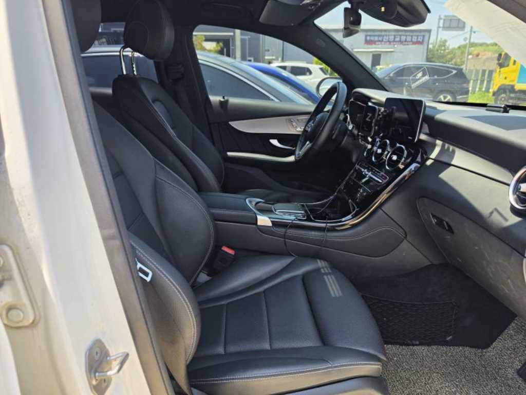 Mercedes Benz GLC Class - Vista 7