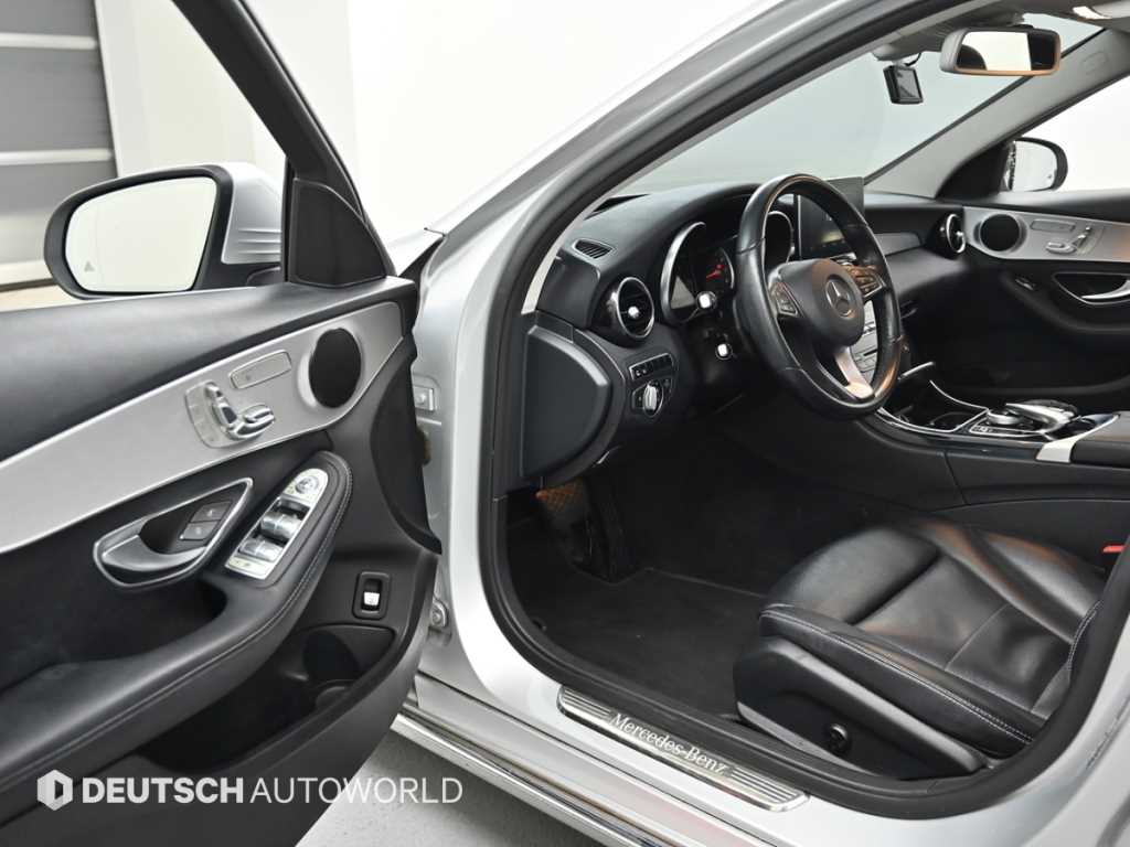 Mercedes Benz C Class - Vista 11