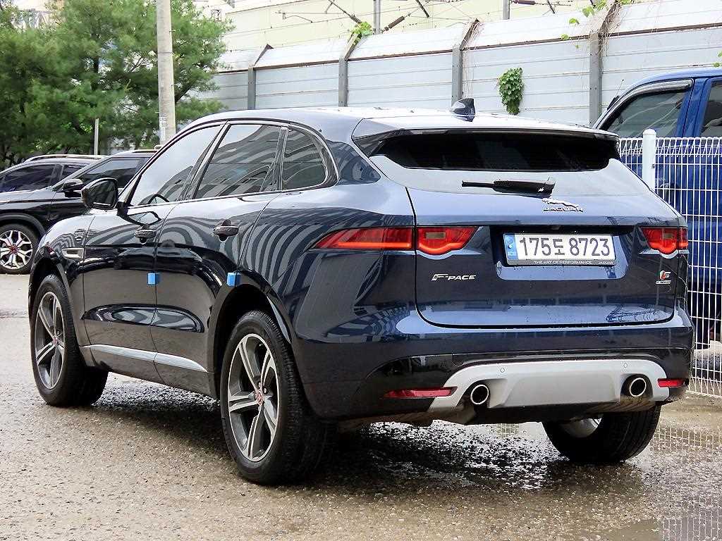 Jaguar F-PACE - Vista 3
