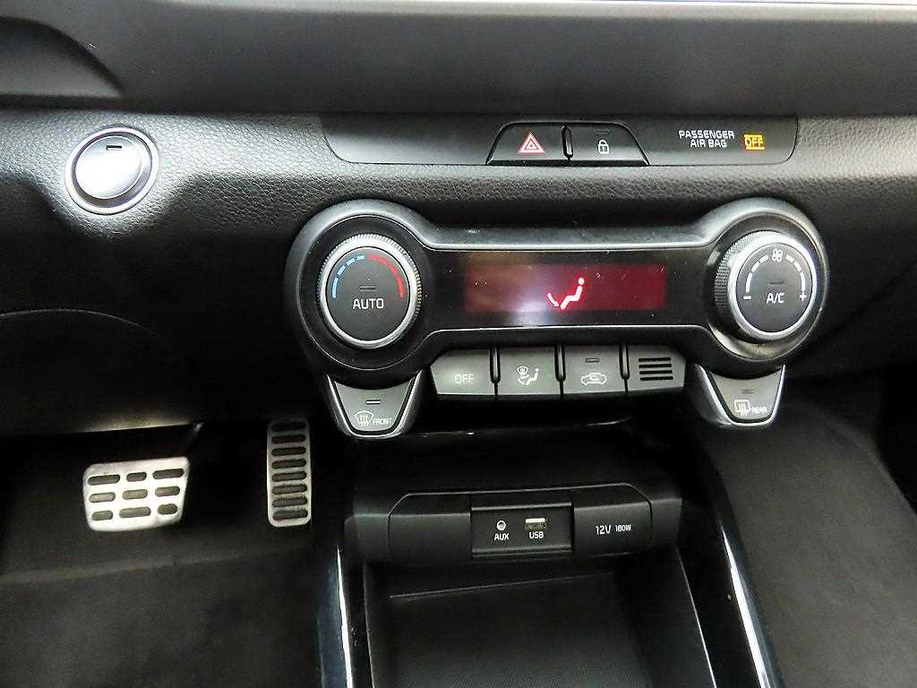 KIA Stonic 2018 Blanco - Importación desde Corea - HF Imports Iquique - Foto 16