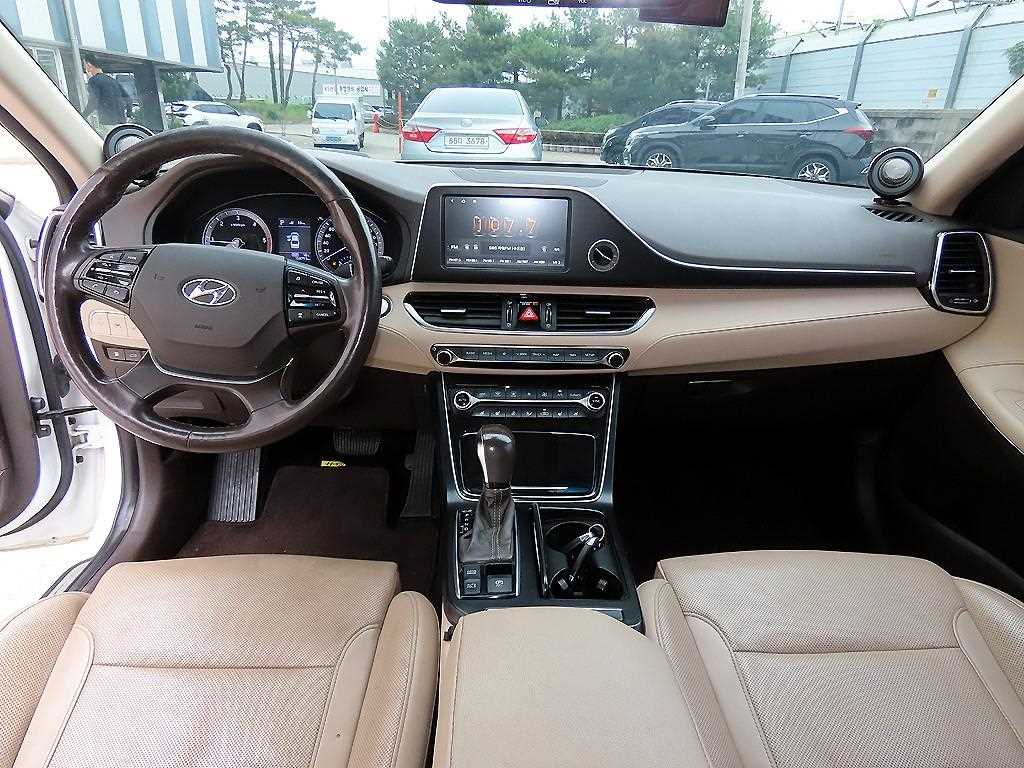HYUNDAI Grandeur - Vista 6