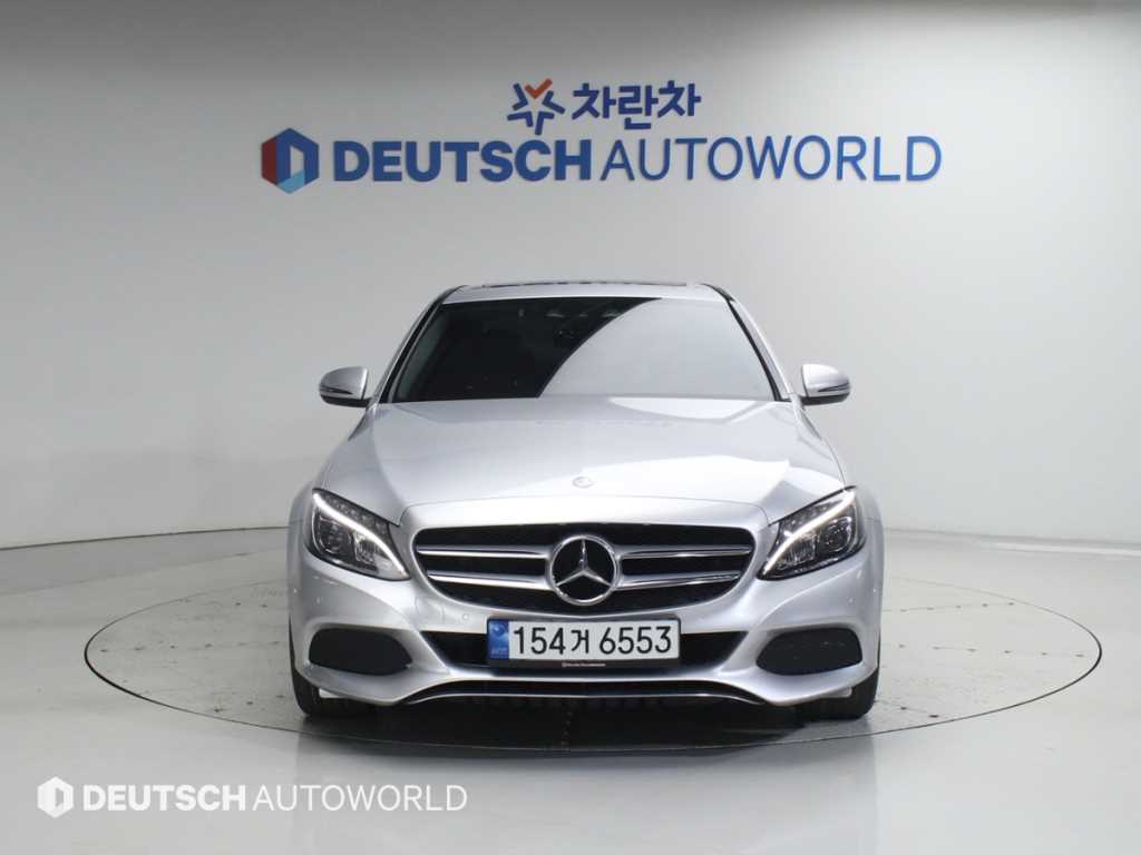 Mercedes Benz C Class - Vista 3