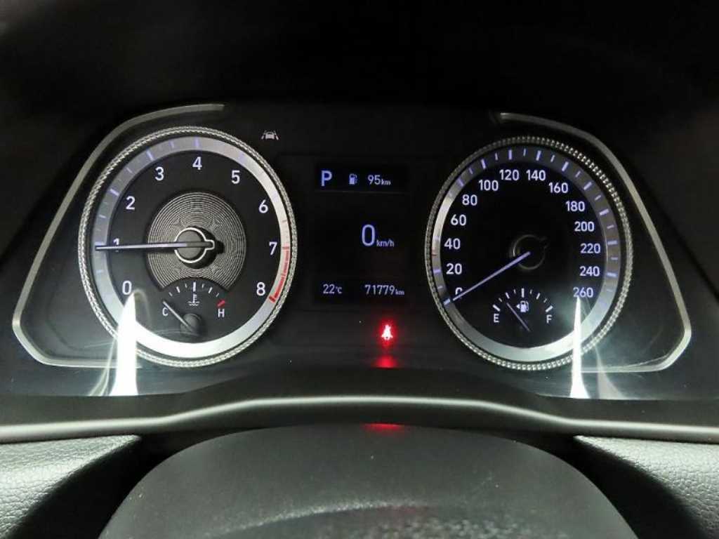 HYUNDAI Sonata - Vista 6