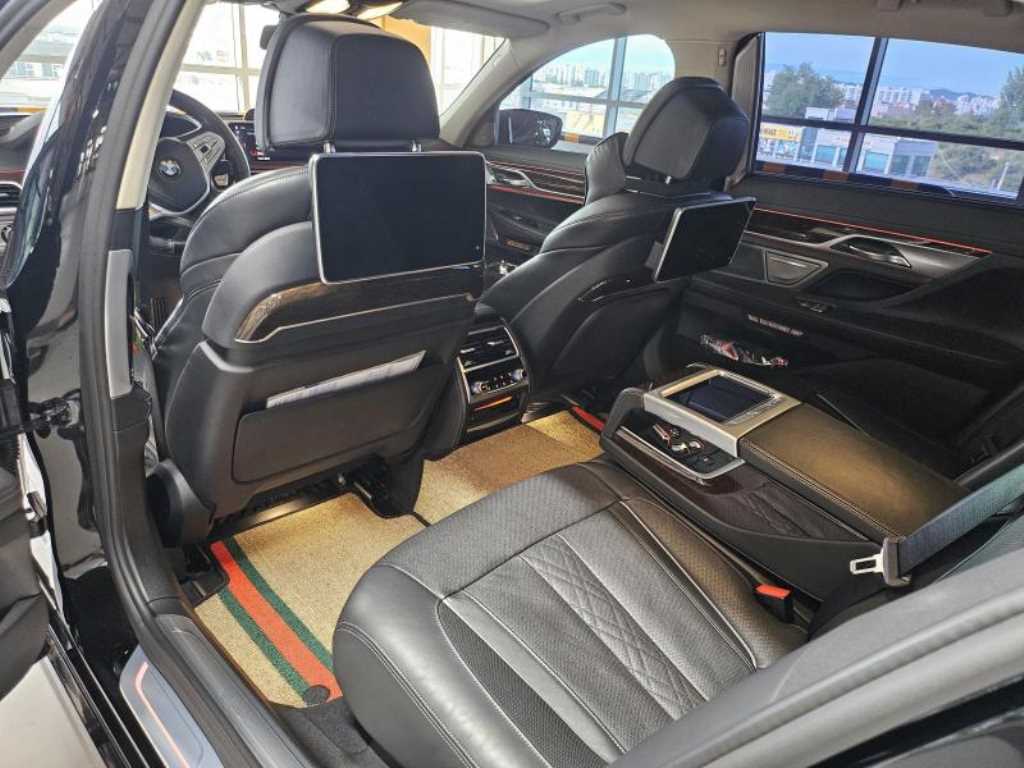 BMW 7 Series - Vista 9