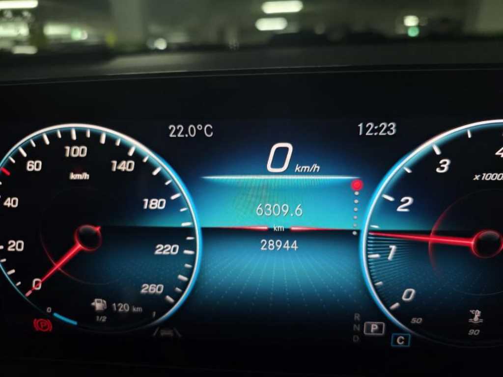 Mercedes Benz GLB Class - Vista 3