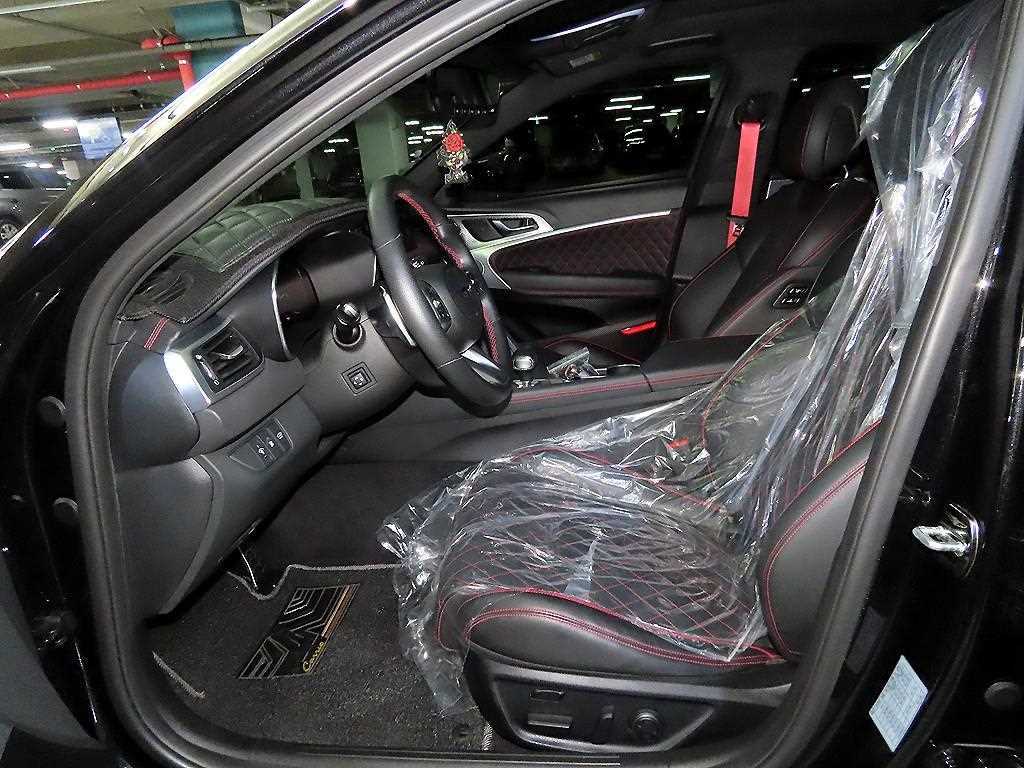 Genesis G70 - Vista 6