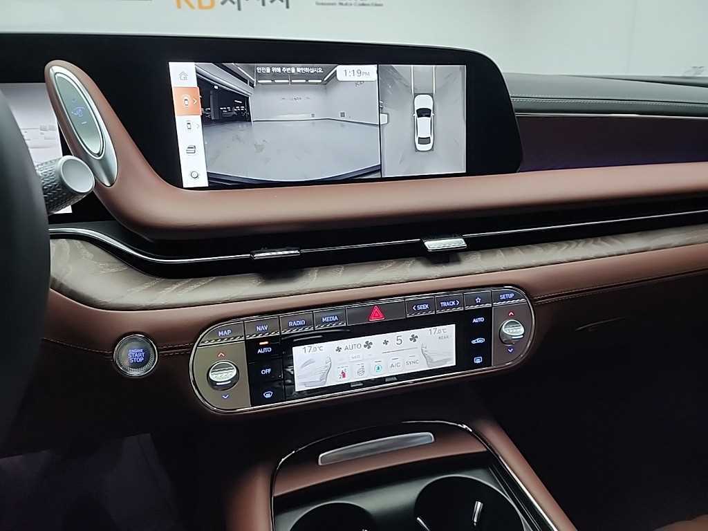 Genesis G90 - Vista 10