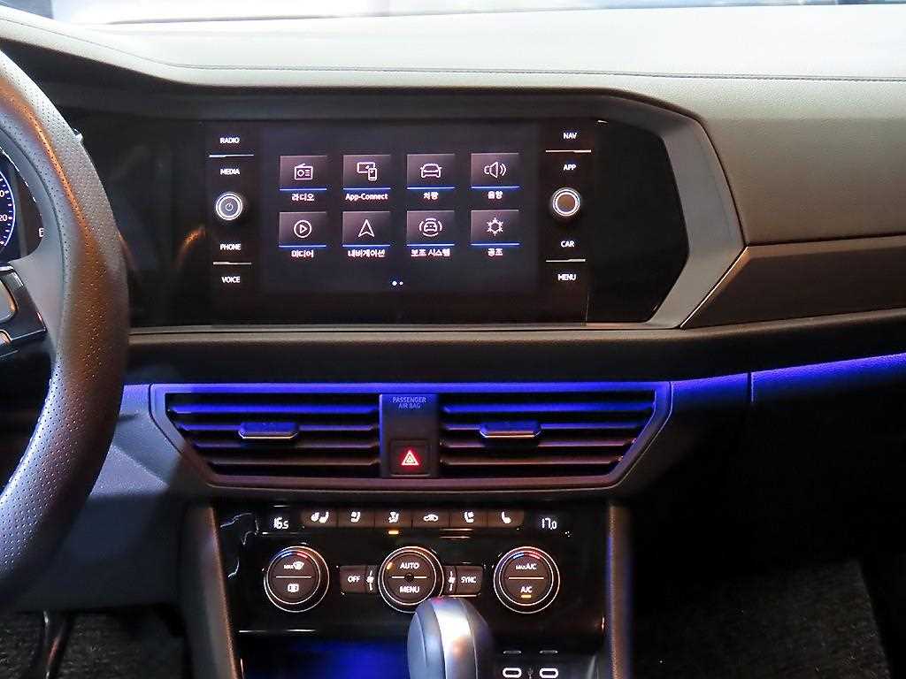 Volkswagen Jetta - Vista 11