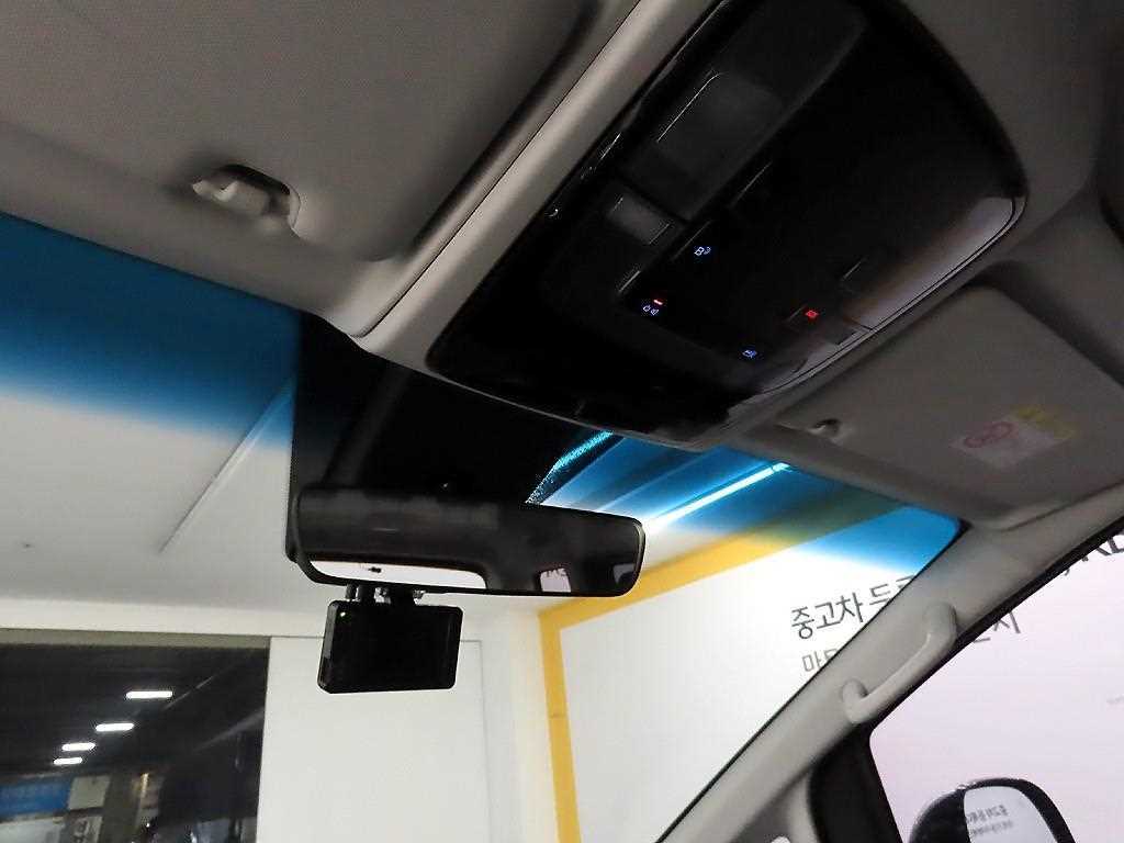 HYUNDAI Staria 2022 Plateado - Importación desde Corea - HF Imports Iquique - Foto 17