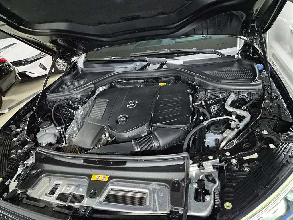 Mercedes Benz GLC Class 2024 Negro - Importación desde Corea - HF Imports Iquique - Foto 19