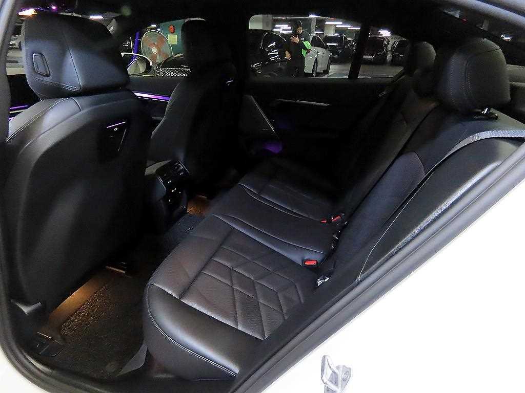 BMW 5 Series - Vista 7
