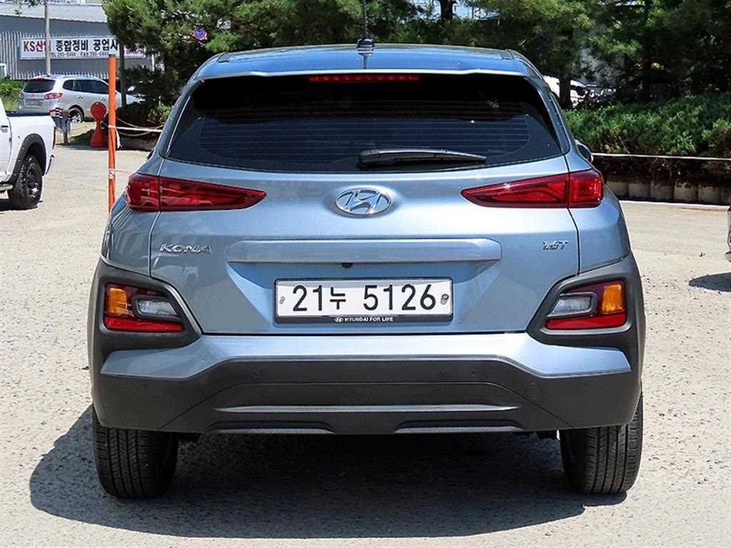 HYUNDAI Kona - Vista 4