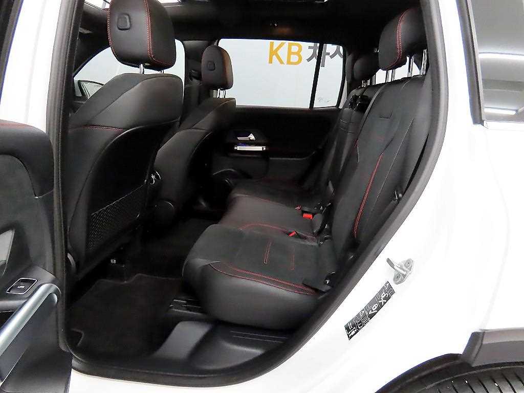 Mercedes Benz GLB Class - Vista 6