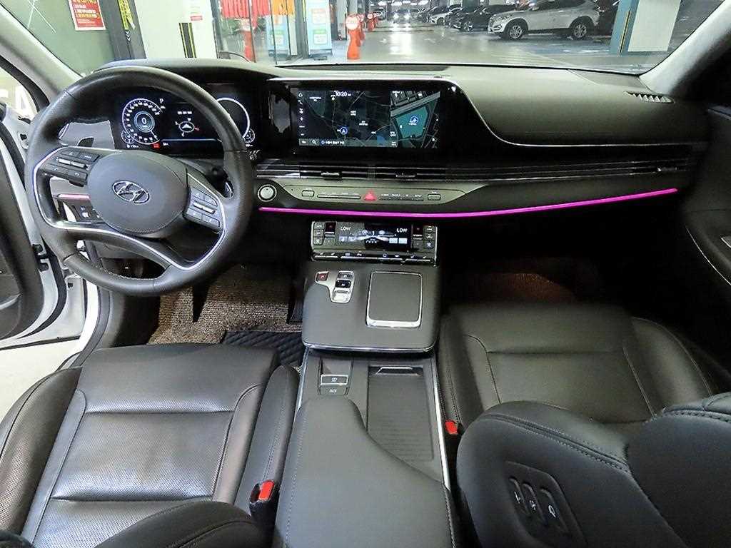 HYUNDAI Grandeur - Vista 10
