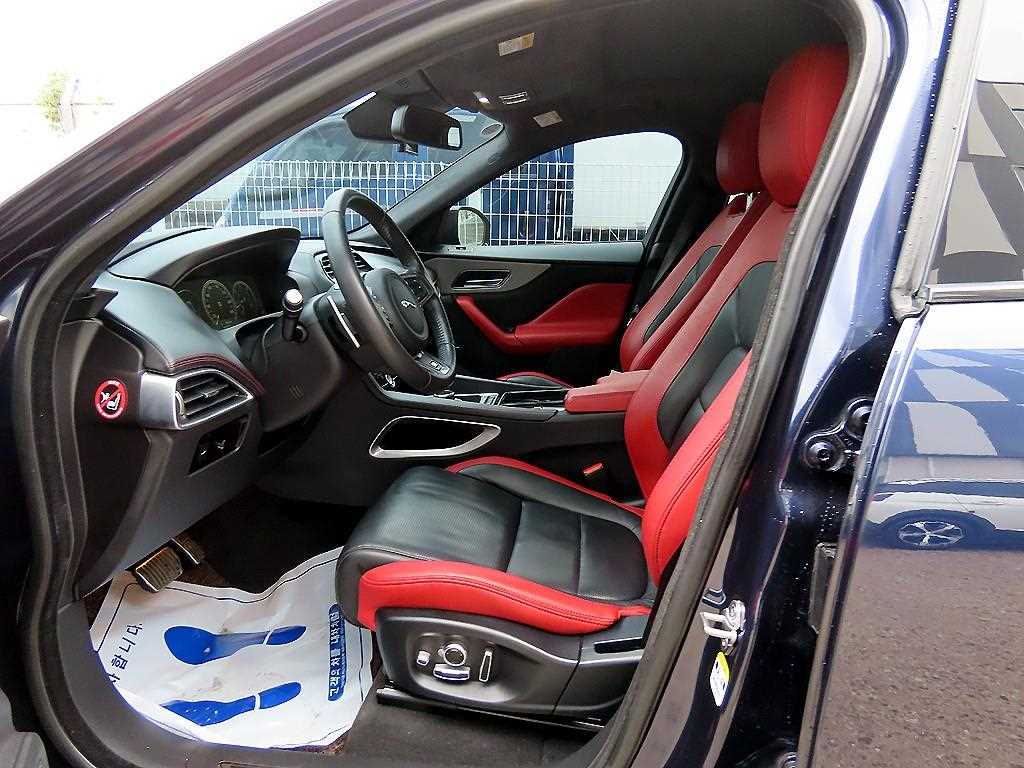 Jaguar F-PACE - Vista 5