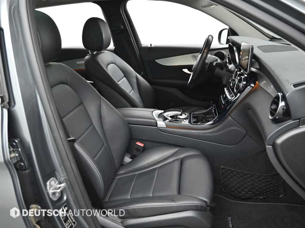 Mercedes Benz GLC Class - Vista 10