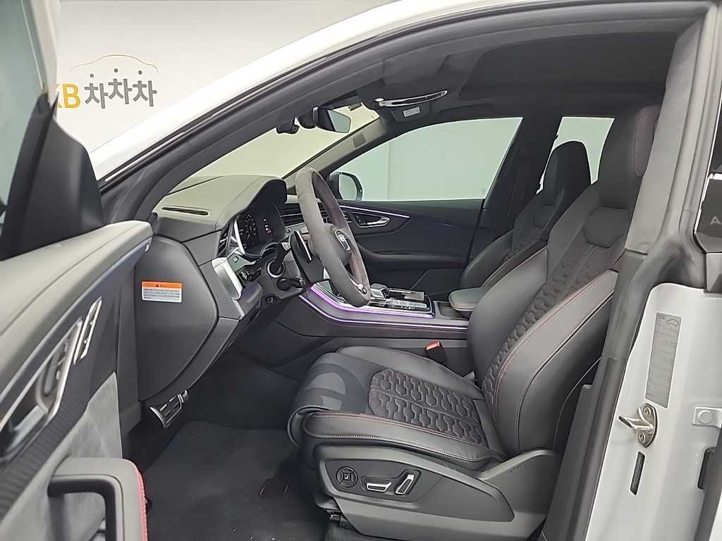 Audi RSQ8 - Vista 11