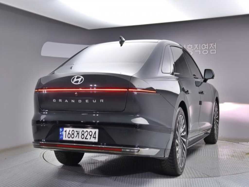 HYUNDAI Grandeur - Vista 2